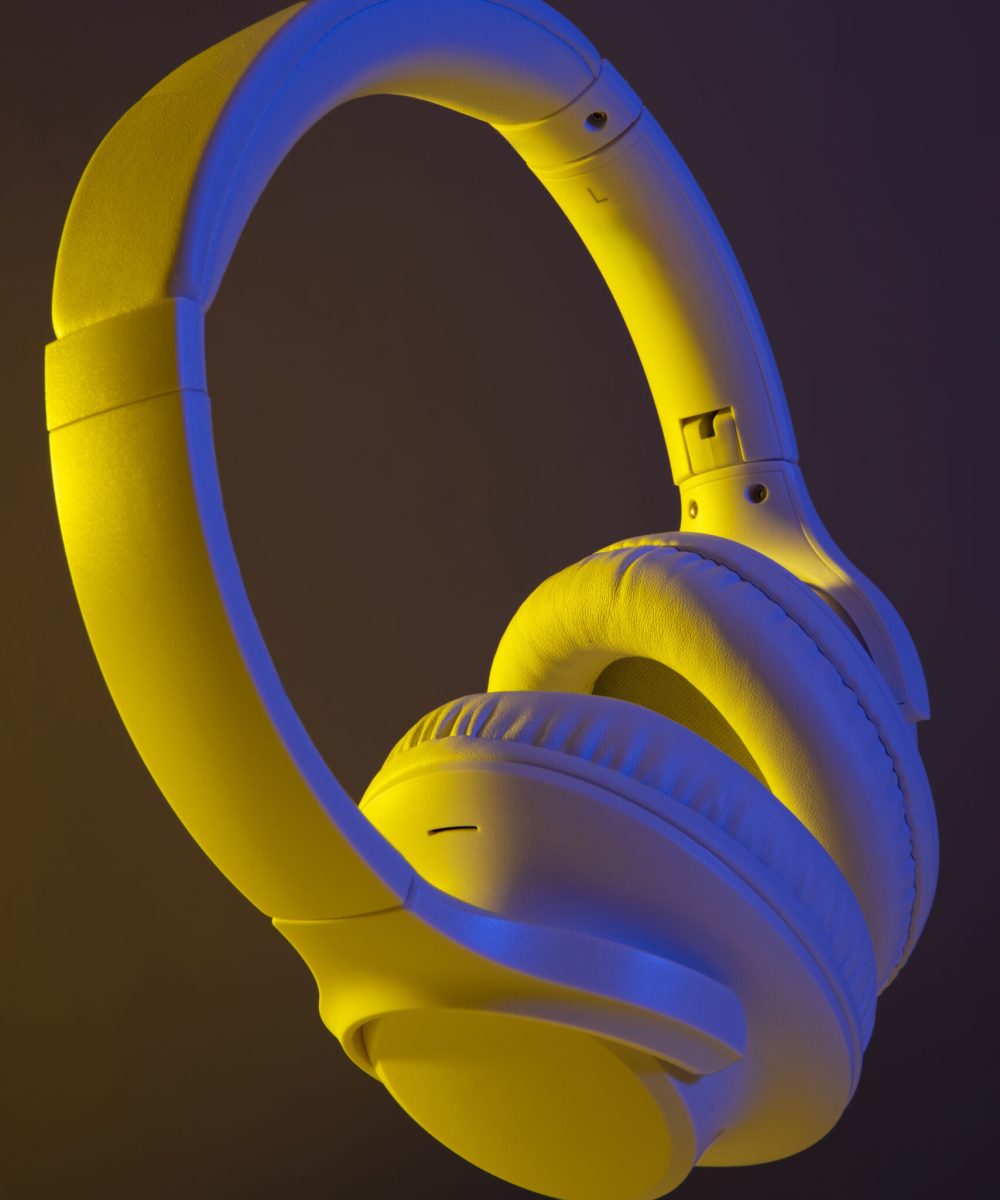 still-life-wireless-cyberpunk-headphones (1)